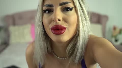 Emma  Bella online show from December 17, 1:56 am