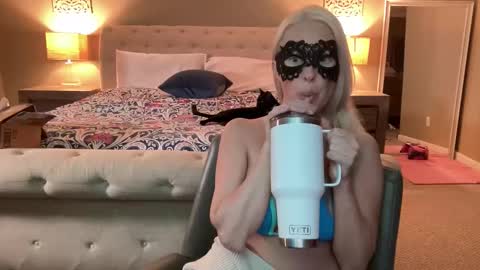 Bella Bradford online show from May 15, 1:36 am