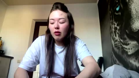 Hanna here Welcome  online show from March 25, 2:29 am