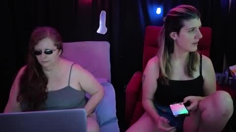 Snapshot of bella_james_1988 chatting on October 2, 6:07 pm Bella James online show from October 2, 6:07 pm