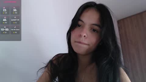 Snapshot of bella_musee chatting on December 7, 2:52 pm   online show from December 7, 2:52 pm