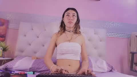 bella online show from July 15, 7:18 pm