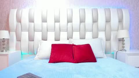 bella_peach_ online show from May 7, 3:35 am