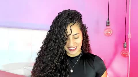 Snapshot of bella_ponce1 chatting on September 16, 2:53 pm Bella Ponce online show from September 16, 2:53 pm