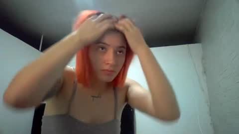 bella_thorne1999 online show from July 9, 11:53 pm