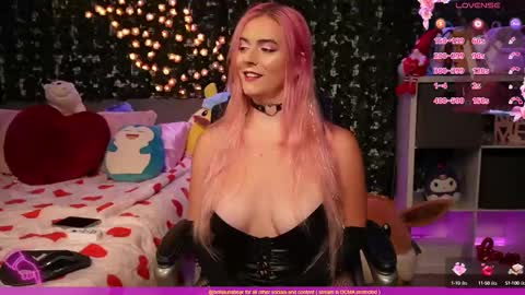 Bellalunabear trans   JadePlant Cis online show from March 4, 6:39 pm