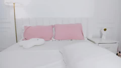 Bella online show from March 18, 2:06 am