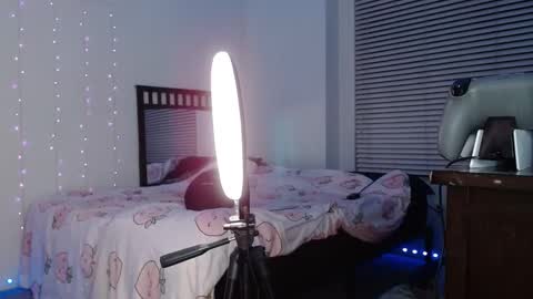 Bella Monroe online show from February 26, 5:13 am