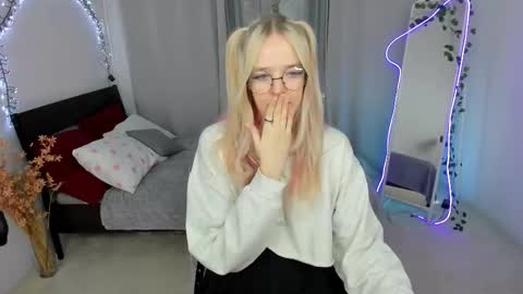 Bella online show from March 5, 1:20 pm