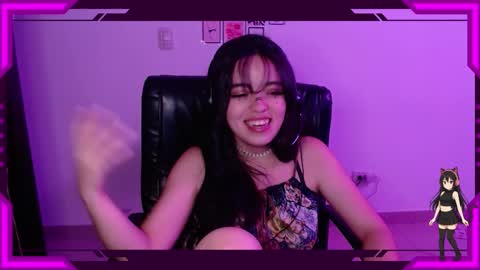 Snapshot of bellamoteluna chatting on October 24, 6:36 am Bella Monteluna online show from October 24, 6:36 am