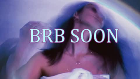 bellaparker_ online show from April 15, 9:23 am