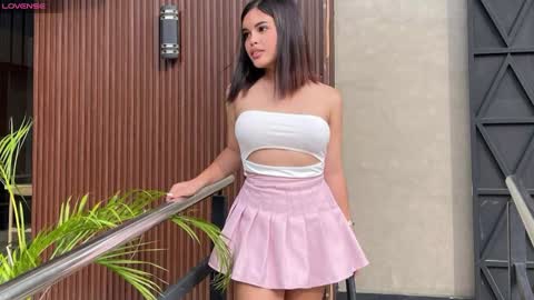 Bella Porch online show from December 17, 2:55 am