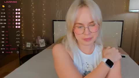 Bella online show from November 5, 1:18 am