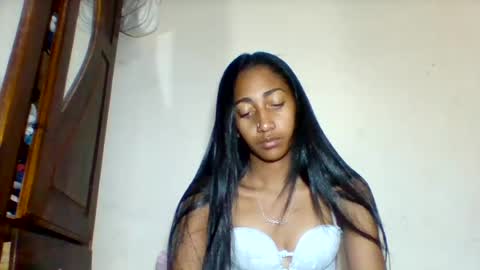 belle_annah online show from July 20, 2:08 pm