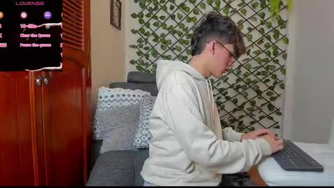 Neon online show from November 27, 11:51 am