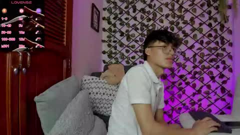 Neon online show from December 20, 12:56 pm