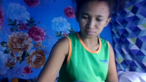 bemoniquee online show from June 18, 6:41 am