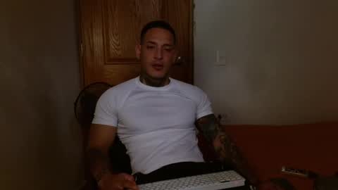 benjamin_isaac online show from February 2, 9:45 pm