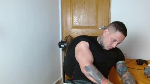 benjamin_isaac online show from February 27, 12:25 am