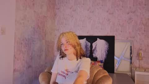 benny_wilson online show from November 27, 4:20 am