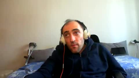 bentish online show from April 12, 2:32 pm