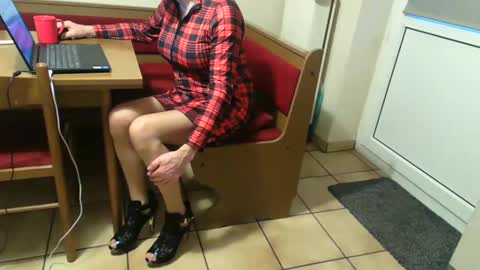 Bernadetanylon online show from October 31, 6:25 am