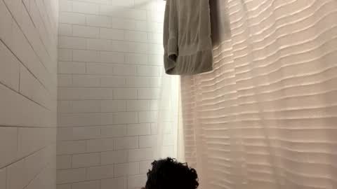 berriess_ online show from April 30, 11:48 am