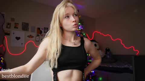 Chloe Next stream on Friday online show from December 29, 5:33 pm