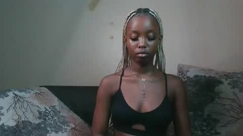 beverly_girl_1 online show from February 17, 7:44 pm