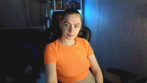 beverly_yay online show from May 8, 8:25 pm