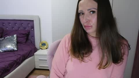   BeyonceDoll       Twitter DollBeyonce    online show from April 16, 8:09 pm