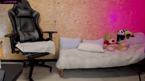 Biancastrong.. IGThebiancastrong online show from March 9, 5:33 am