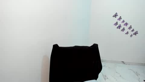 emilia online show from February 21, 1:08 am