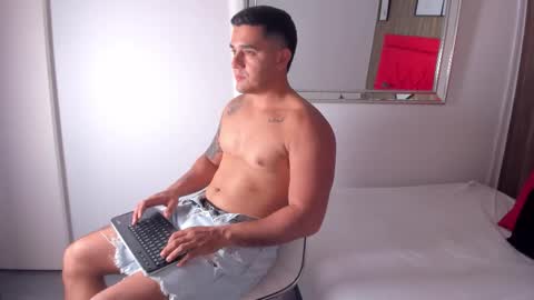 Snapshot of big_tylerr chatting on September 19, 8:23 pm Tylerr online show from September 19, 8:23 pm