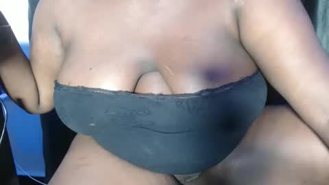 bella online show from October 10, 11:42 pm