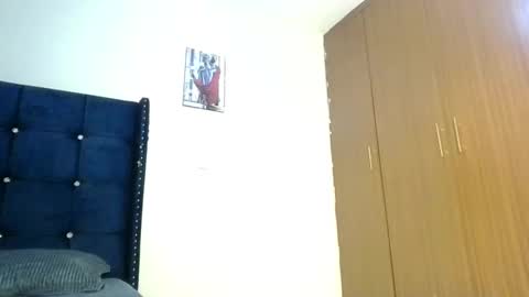 bigbaby004 online show from April 10, 8:24 pm