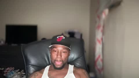 Snapshot of bigbackwoodcali chatting on September 13, 7:38 pm bigbackwoodcali online show from September 13, 7:38 pm