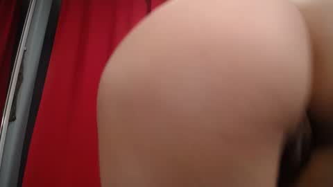 LaraFire online show from September 18, 2:10 pm