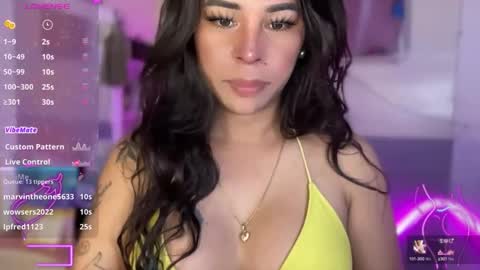 Snapshot of bigcockamanda23 chatting on October 2, 6:12 am queen amanda online show from October 2, 6:12 am