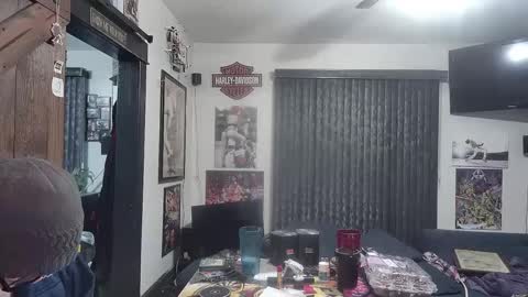 Snapshot of bigdbrillion chatting on February 15, 6:02 am Darryl online show from February 15, 6:02 am