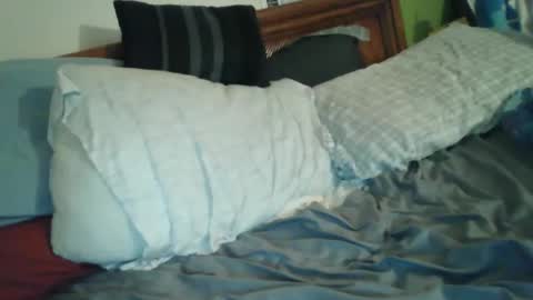 bigdyllpickle online show from April 1, 1:28 am