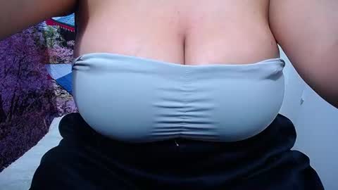  Sunny   online show from June 13, 3:06 am