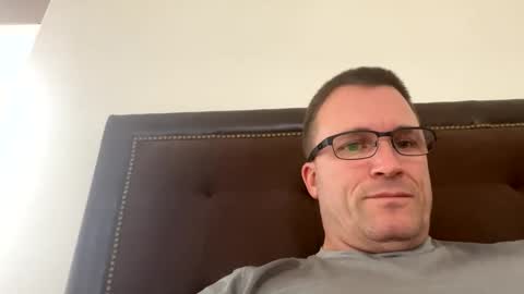 bigger22332233 online show from December 8, 7:43 pm