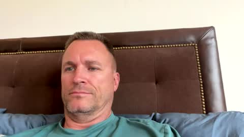 bigger22332233 online show from July 22, 11:07 pm