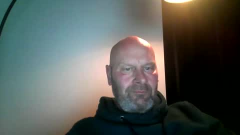Snapshot of bigmike3339 chatting on January 2, 8:02 pm bigmike3339 online show from January 2, 8:02 pm