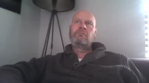Snapshot of bigmike3339 chatting on February 24, 11:43 am bigmike3339 online show from February 24, 11:43 am