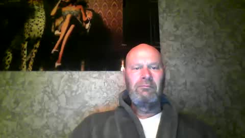 Snapshot of bigmike3339 chatting on January 3, 5:39 am bigmike3339 online show from January 3, 5:39 am