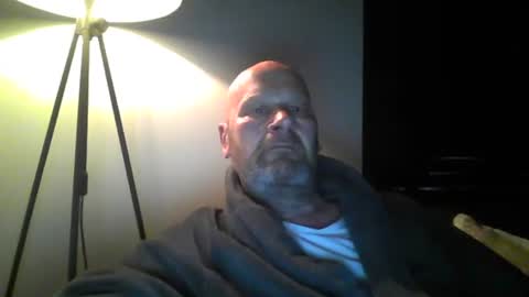 Snapshot of bigmike3339 chatting on February 28, 5:59 am bigmike3339 online show from February 28, 5:59 am