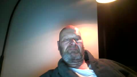 Snapshot of bigmike3339 chatting on January 6, 4:36 am bigmike3339 online show from January 6, 4:36 am