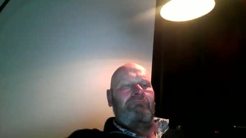 Snapshot of bigmike3339 chatting on January 7, 6:14 pm bigmike3339 online show from January 7, 6:14 pm